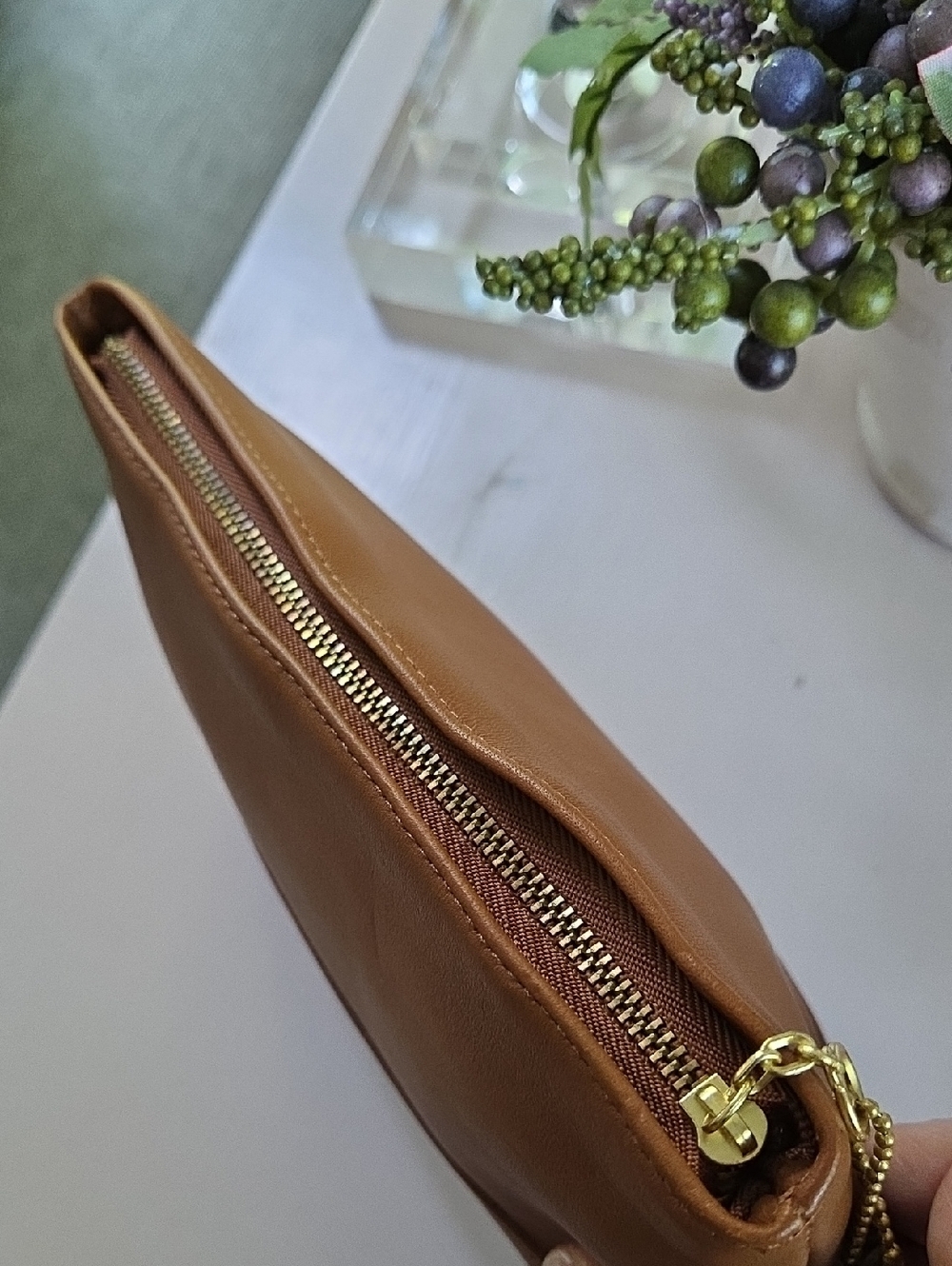 COACH British Tan Vintage Cosmetic Leather Zip Case 1990's - Picture 4 of 10